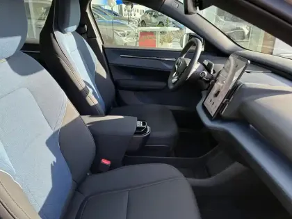 Photo 8 Volvo Ex30  Single Extended Range 272 ch 1EDT