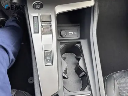 Photo 22 Peugeot 308  BlueHDi 130ch S&S EAT8