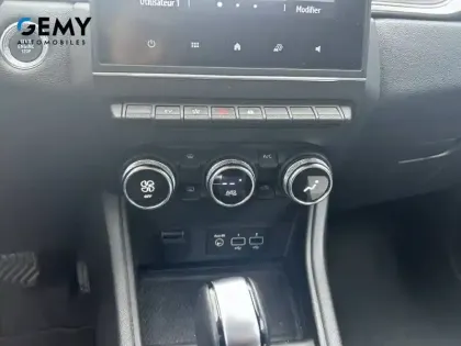 Photo 19 Renault Captur  E-Tech 145 - 21