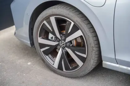 Photo 12 Volkswagen Golf  1.5 eHybrid 204 DSG6