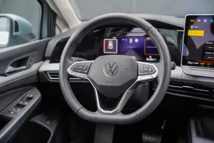 Photo 21 Volkswagen Golf  1.5 eHybrid 204 DSG6