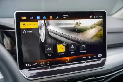 Photo 28 Volkswagen Golf  1.5 eHybrid 204 DSG6