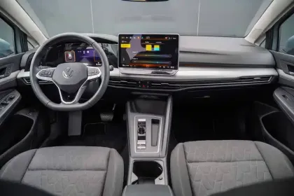 Photo 20 Volkswagen Golf  1.5 eHybrid 204 DSG6