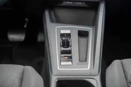 Photo 22 Volkswagen Golf  1.5 eHybrid 204 DSG6