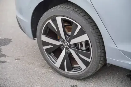 Photo 8 Volkswagen Golf  1.5 eHybrid 204 DSG6