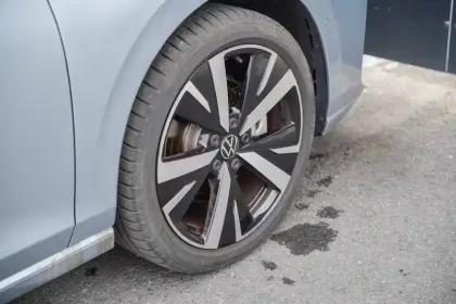 Photo 7 Volkswagen Golf  1.5 eHybrid 204 DSG6