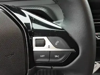 Photo 19 Peugeot 208  PureTech 100 S&S BVM6