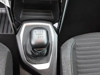 Photo 13 Peugeot 208  PureTech 100 S&S BVM6