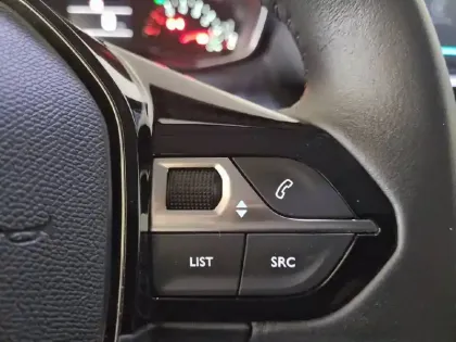 Photo 27 Peugeot 208  PureTech 100 S&S BVM6