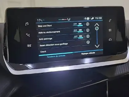 Photo 20 Peugeot 208  PureTech 100 S&S BVM6