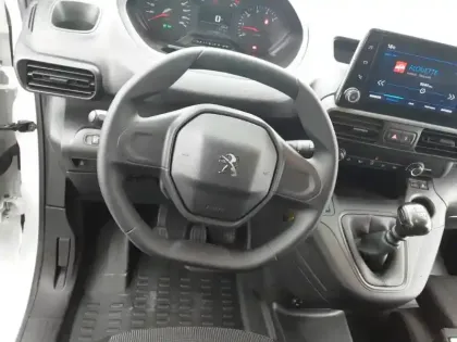 Photo 8 Peugeot Partner  FOURGON STANDARD 1000 KG PURETECH 110 S&S BVM6