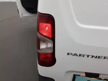 Photo 16 Peugeot Partner  FOURGON STANDARD 1000 KG PURETECH 110 S&S BVM6