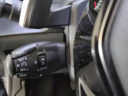 Photo 22 Peugeot 208  PureTech 100 S&S EAT8