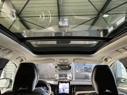 Photo 19 Volvo Xc60  T6 AWD Hybride rechargeable 253 ch+145 ch Geartronic 8