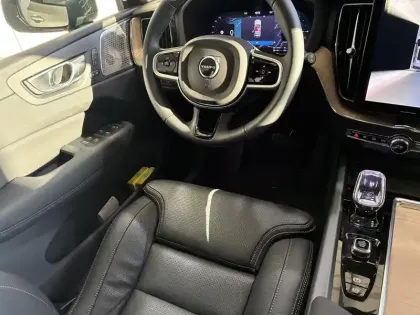 Photo 13 Volvo Xc60  T6 AWD Hybride rechargeable 253 ch+145 ch Geartronic 8