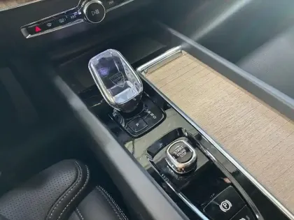 Photo 12 Volvo Xc60  T6 AWD Hybride rechargeable 253 ch+145 ch Geartronic 8