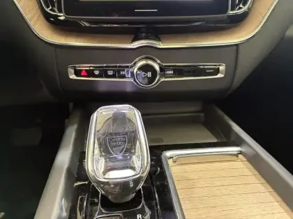 Photo 21 Volvo Xc60  T6 AWD Hybride rechargeable 253 ch+145 ch Geartronic 8