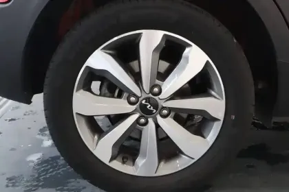 Photo 8 Kia Stonic  1.0 T-GDi 100 ch DCT7