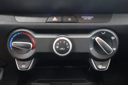 Photo 54 Kia Stonic  1.0 T-GDi 100 ch DCT7