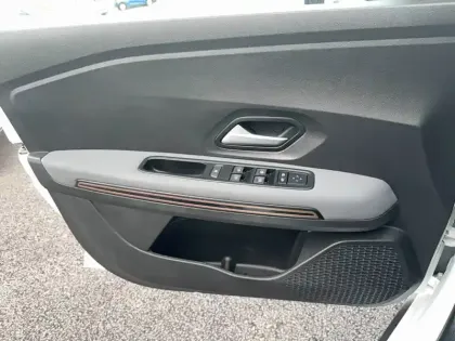 Photo 39 Dacia Sandero  ECO-G 100 GSR2