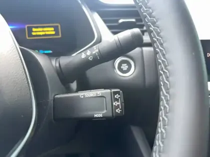 Photo 16 Renault Captur  E-Tech full hybrid 145 ch