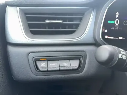 Photo 17 Renault Captur  E-Tech full hybrid 145 ch