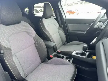 Photo 3 Renault Captur  E-Tech full hybrid 145 ch