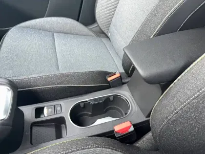 Photo 27 Renault Captur  E-Tech full hybrid 145 ch