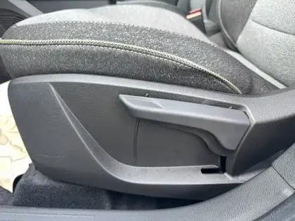 Photo 33 Renault Captur  E-Tech full hybrid 145 ch