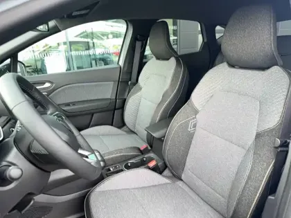 Photo 1 Renault Captur  E-Tech full hybrid 145 ch