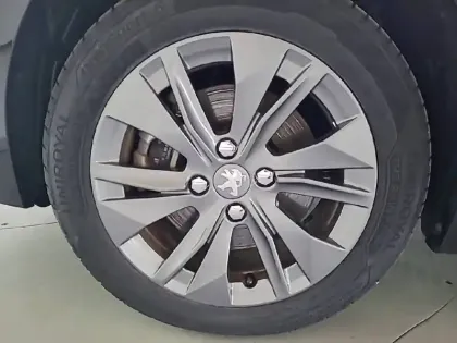 Photo 12 Peugeot 208  Electrique 50 kWh 136ch