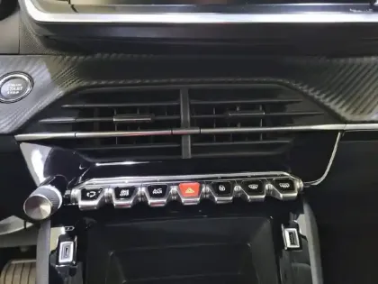 Photo 24 Peugeot 208  Electrique 50 kWh 136ch