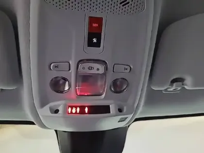 Photo 29 Peugeot 208  Electrique 50 kWh 136ch