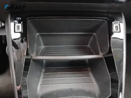 Photo 53 Peugeot 2008  PureTech 100 S&S BVM6