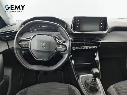 Photo 41 Peugeot 2008  PureTech 100 S&S BVM6