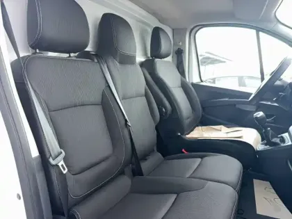 Photo 20 Renault Trafic  FGN L2H1 3000 KG BLUE DCI 130