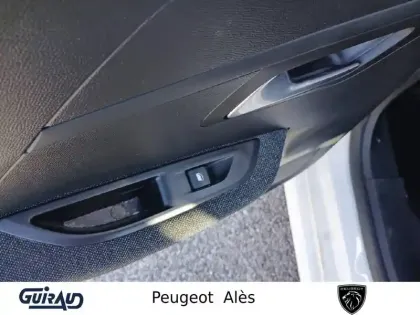 Photo 12 Peugeot 208  Electrique 50 kWh 136ch