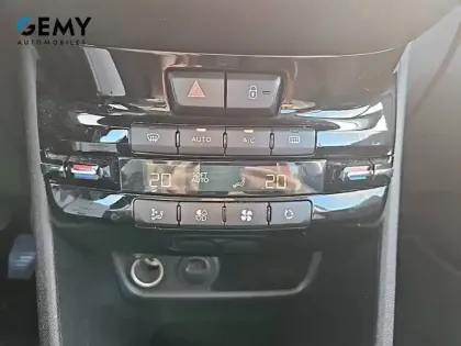 Photo 23 Peugeot 2008  PureTech 82ch S&S BVM5