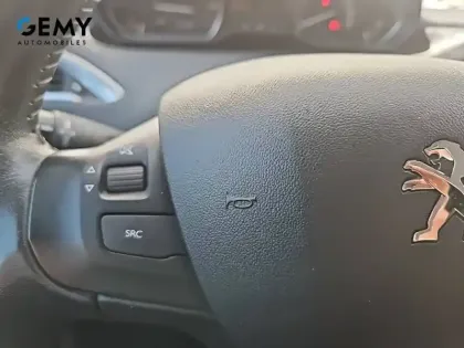 Photo 16 Peugeot 2008  PureTech 82ch S&S BVM5