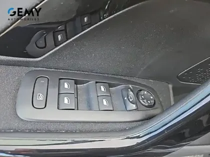 Photo 12 Peugeot 2008  PureTech 82ch S&S BVM5