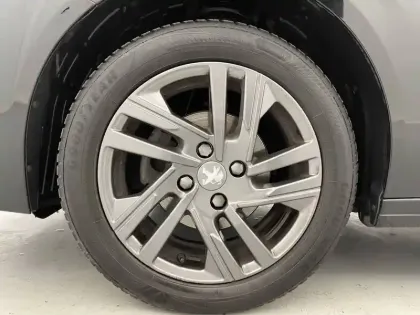 Photo 18 Peugeot 208  PureTech 75 S&S BVM5