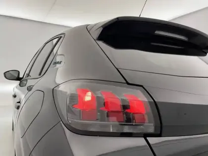 Photo 27 Peugeot 208  PureTech 75 S&S BVM5