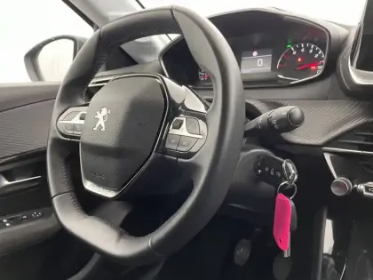 Photo 29 Peugeot 208  PureTech 75 S&S BVM5