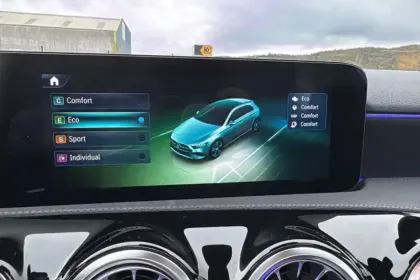 Photo 35 Mercedes Classe A  200 7G-DCT