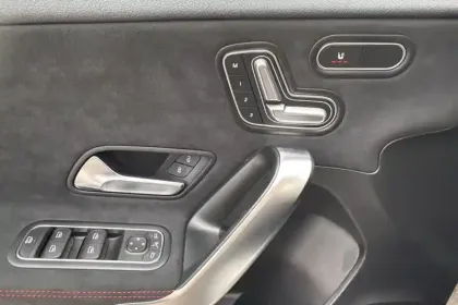 Photo 21 Mercedes Classe A  200 7G-DCT