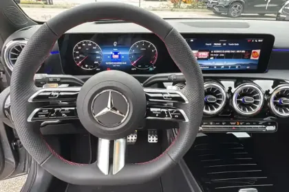 Photo 15 Mercedes Classe A  200 7G-DCT