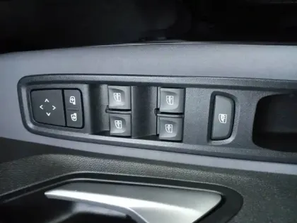 Photo 55 Dacia Jogger  Hybrid 140 7 places GSR2