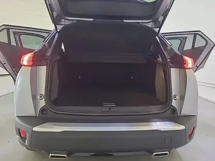 Photo 5 Peugeot 2008  PureTech 130 S&S EAT8