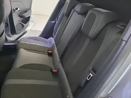 Photo 11 Peugeot 2008  PureTech 130 S&S EAT8