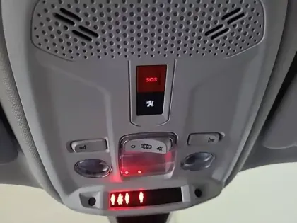 Photo 25 Peugeot 2008  PureTech 130 S&S EAT8